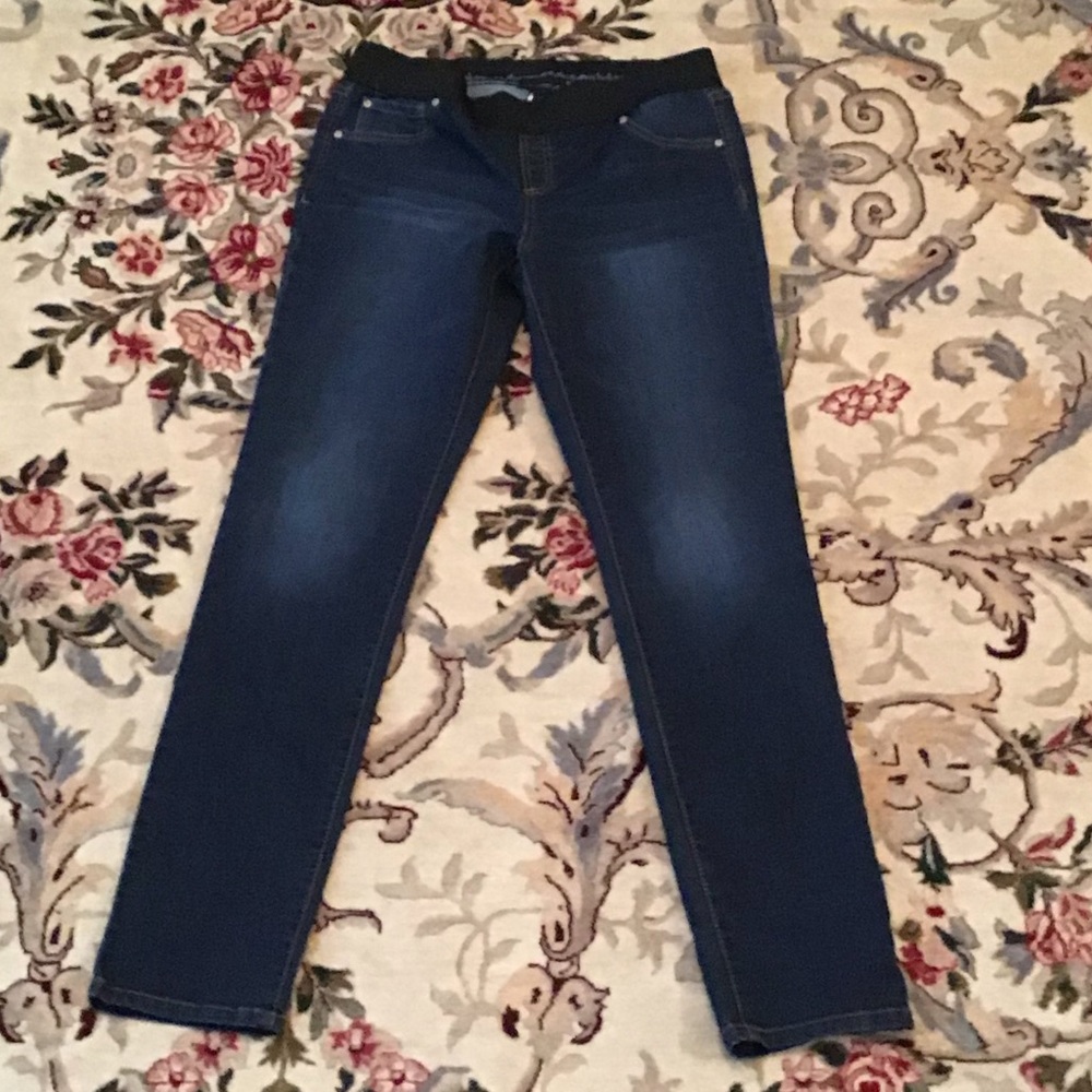 INC pull on skinny jeans size 10